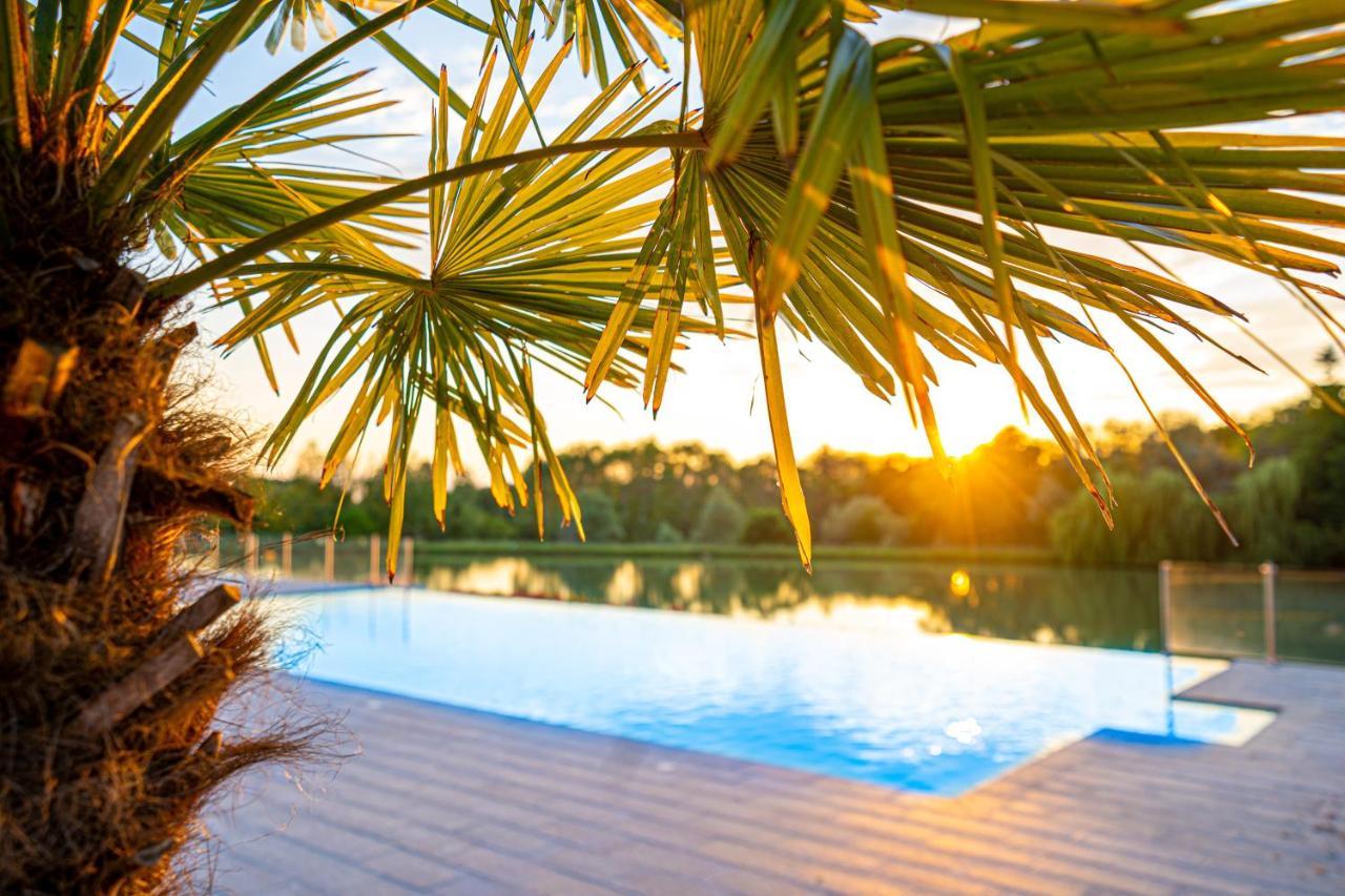 Le Camping Grand Cerf Hotel Gimouille Buitenkant foto