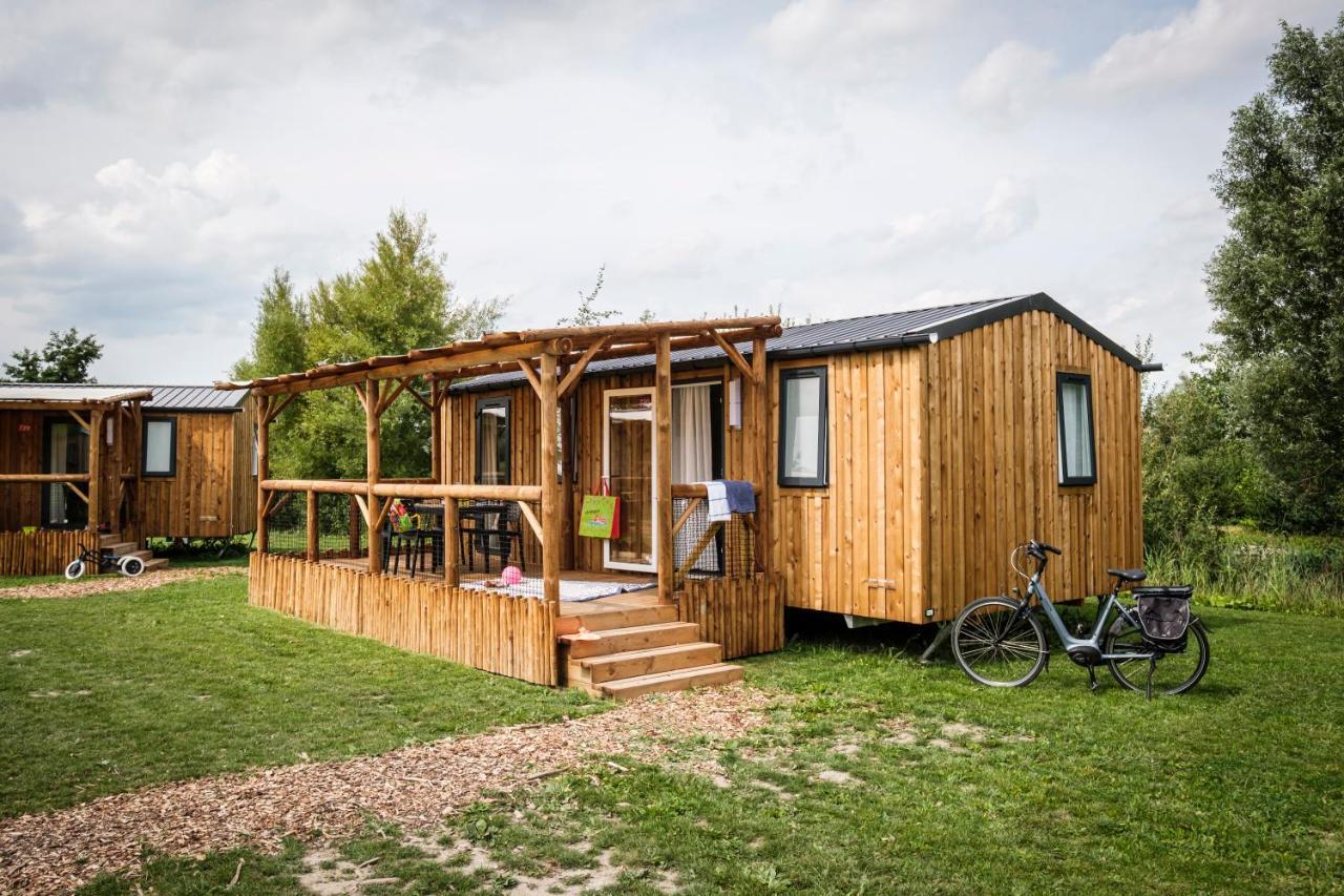 Le Camping Grand Cerf Hotel Gimouille Buitenkant foto