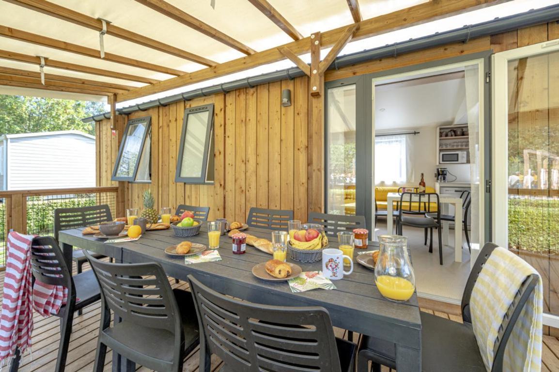 Le Camping Grand Cerf Hotel Gimouille Buitenkant foto